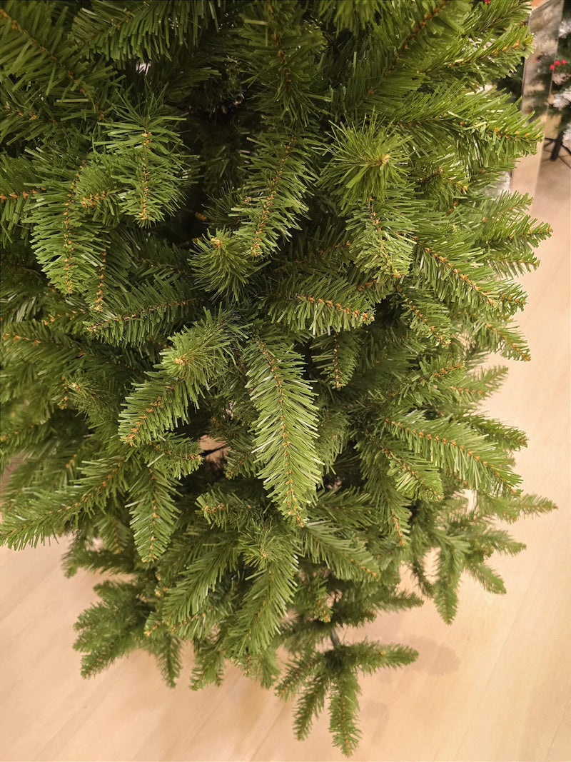 Árvore de Natal Slim Bryant 2,40m 1576 Galhos